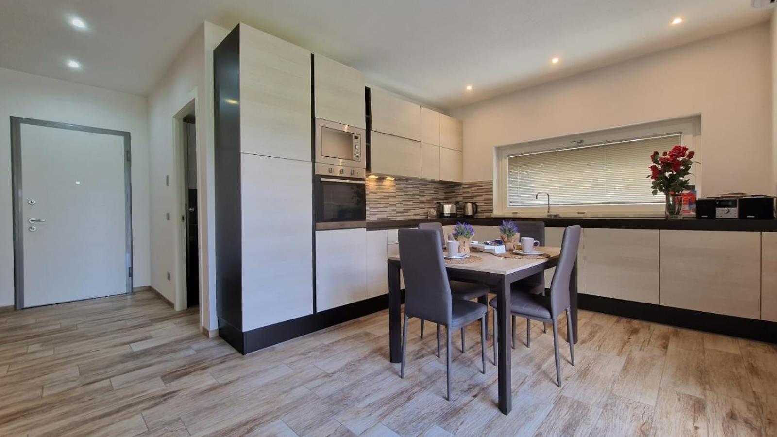 Casa Lina Tirano Apartment Luaran gambar